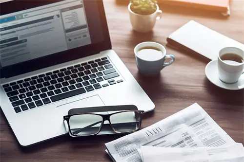 在秋天去旅游的文案简短